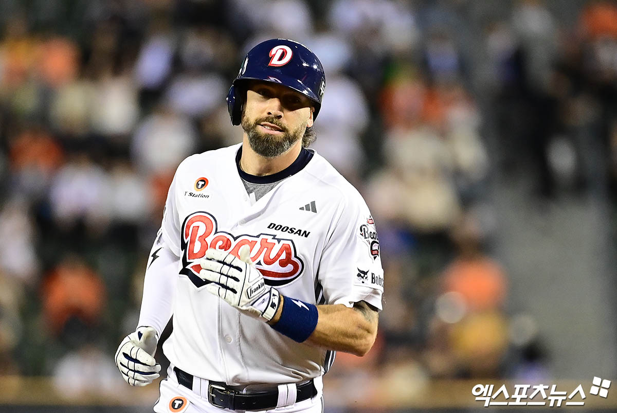 두산 베어스 외국인 타자 제이크 케이브가 25일 서울 잠실야구장에서 열린 2025 신한 SOL Bank KBO리그 한화 이글스와의 팀 간 16차전에서 홈런포를 가동, 팀 승리를 이끌었다. 사진 박지영 기자