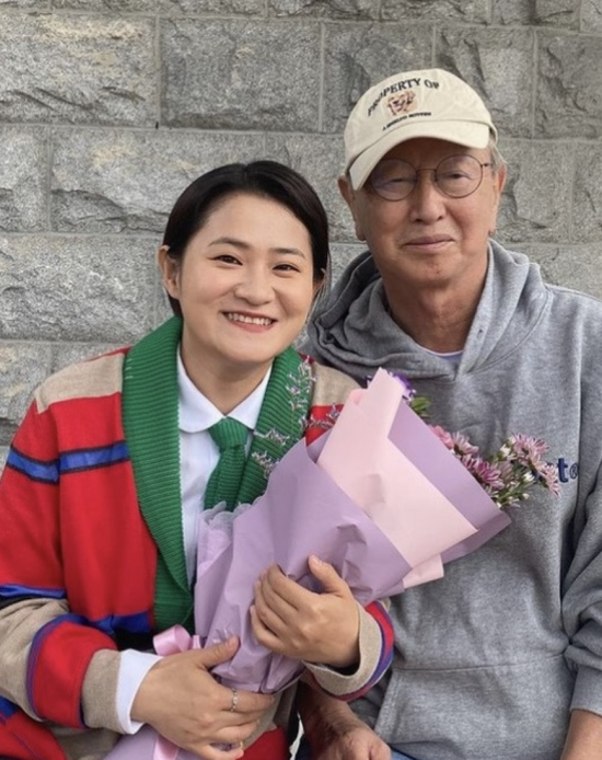 (왼쪽부터) 김신영과 故 전유성.