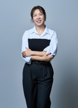 염혜란, '폭싹' 광례 아닌 관능 미녀 "나도 처음 본 모습, 보람 있어" (어쩔수가없다)[엑's 인터뷰]