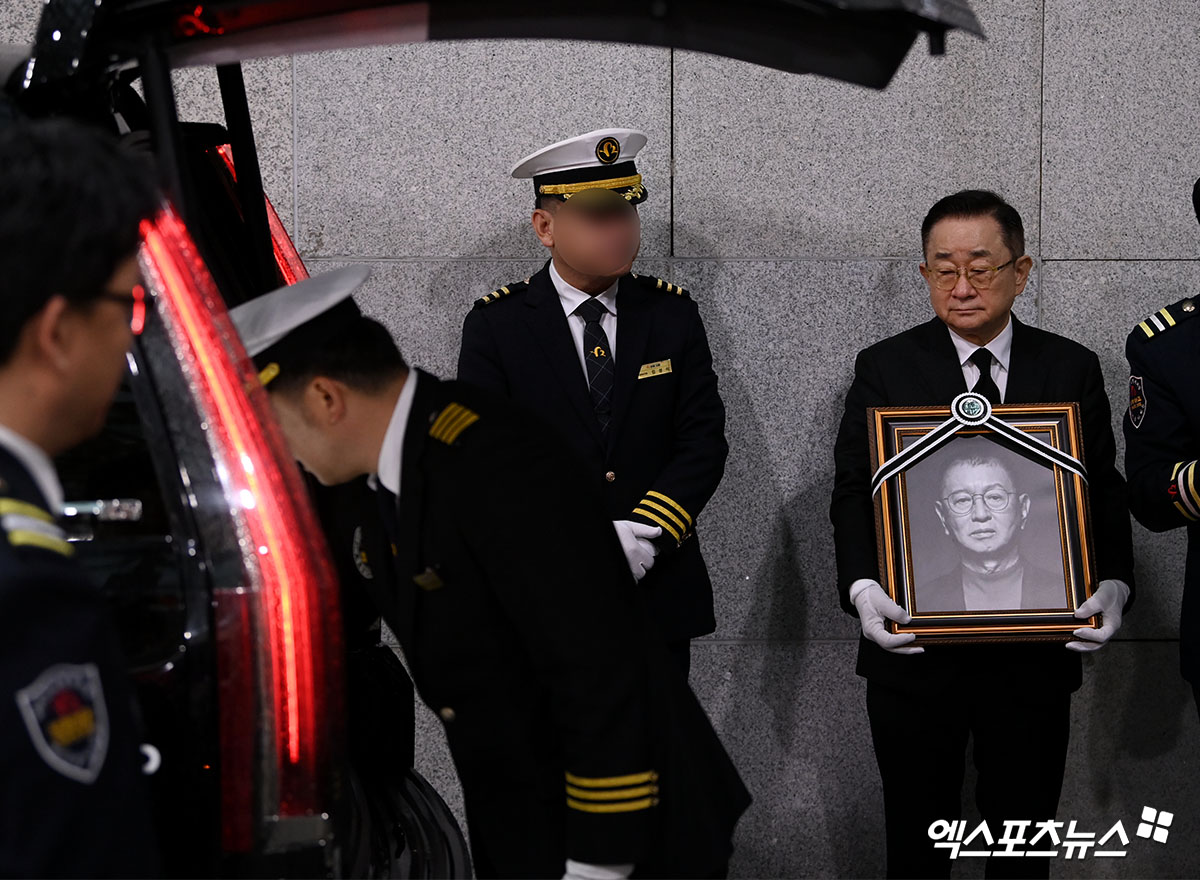 슬픔에 잠긴 이홍렬