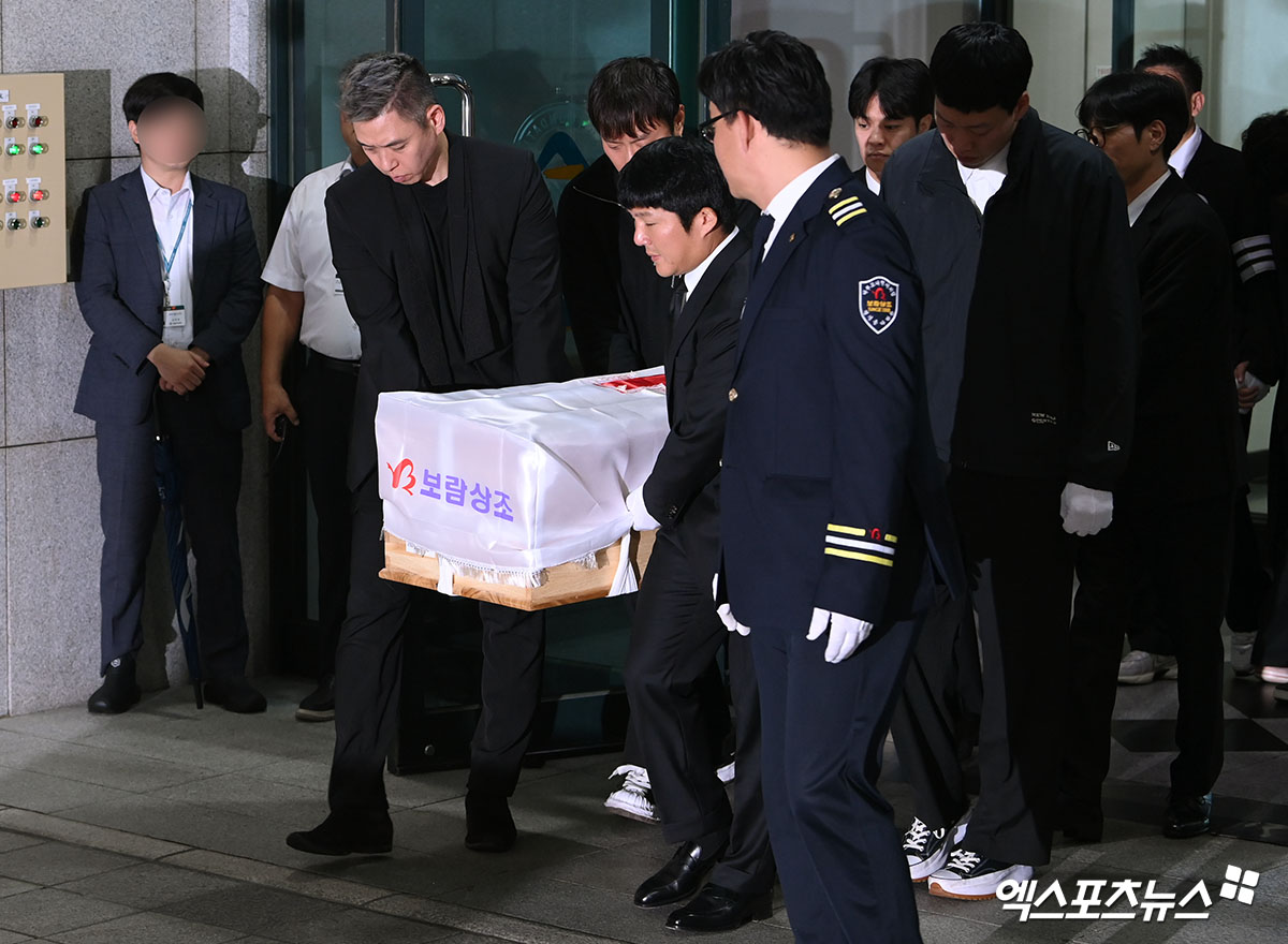 고 전유성 운구하는 이은결-조세호