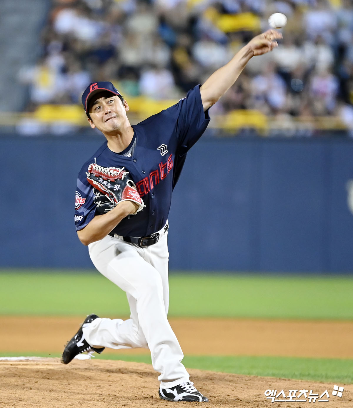 롯데 자이언츠 베테랑 좌완 진해수가 29일 구단을 통해 은퇴를 발표했다. 사진 엑스포츠뉴스 DB