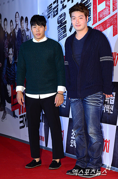 2014시즌 키움 히어로즈의 창단 첫 한국시리즈 진출을 이끌었던 강정호(왼쪽)와 박병호. 사진 엑스포츠뉴스 DB