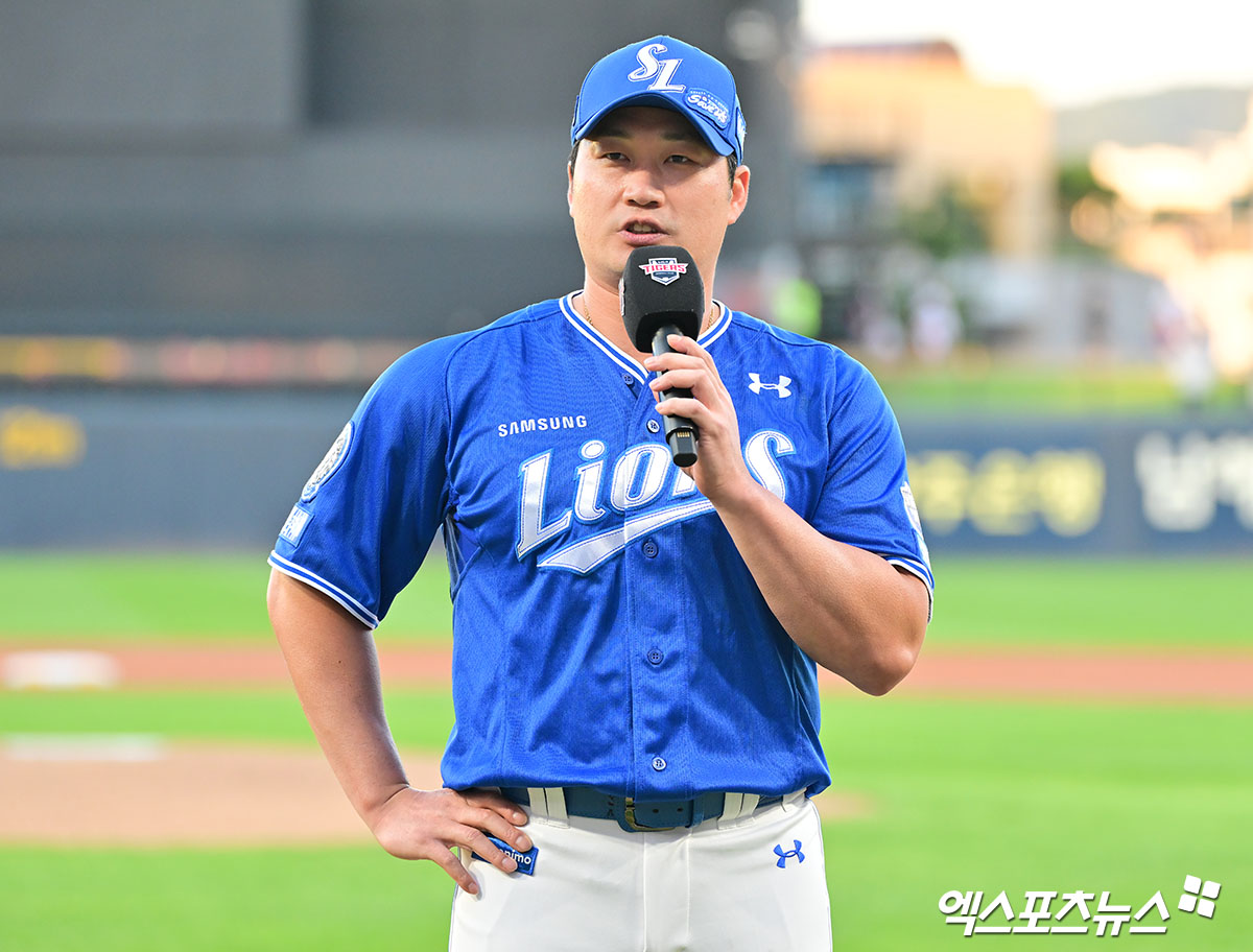 10일 오후 광주기아챔피언스필드에서 열린 '2025 신한 SOL Bank KBO리그' 삼성 라이온즈와 KIA 타이거즈의 경기, 경기 전 삼성 오승환 은퇴투어 행사가 진행됐다.  이날 행사에서 삼성 오승환이 소감을 말하고 있다. 엑스포츠뉴스 DB