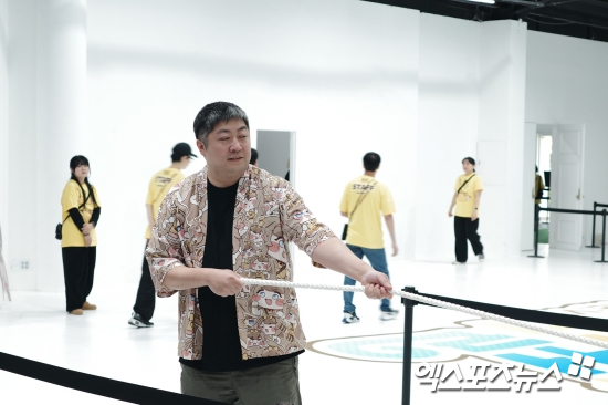 줄다리기 체험하는 한정현 대표