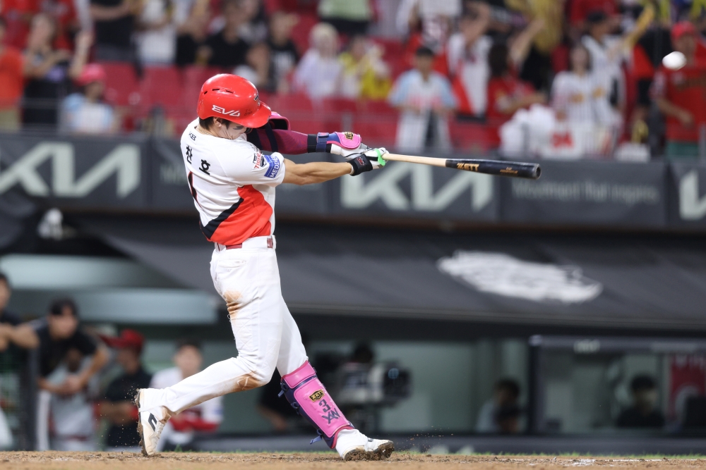 2일 오후 광주-KIA챔피언스필드에서 열린 '2025 신한 SOL Bank KBO리그' SSG 랜더스와 KIA 타이거즈의 경기, KIA 박찬호가 3번타자 겸 유격수로 선발 출전해 3타수 1안타 2타점을 기록했다. KIA 타이거즈