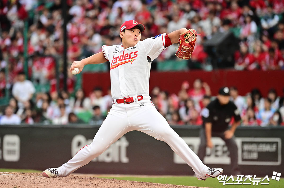9일 오후 인천SSG랜더스필드에서 열린 '2025 신한 SOL Bank KBO 포스트시즌' 삼성 라이온즈와 SSG 랜더스의 준플레이오프 1차전 경기, 9회초 SSG 조병현이 역투하고 있다. 엑스포츠뉴스 DB