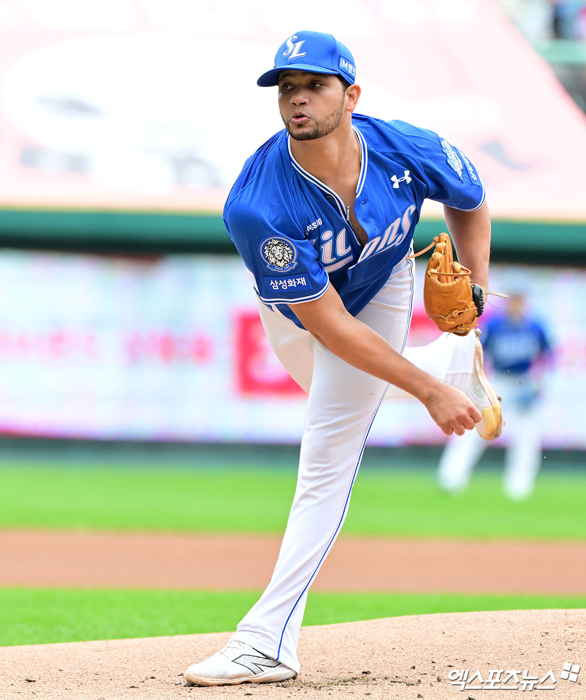 삼성 라이온즈 외국인 투수 헤르손 가라비토가 11일 인천 SSG랜더스필드에서 열린 SSG 랜더스와의 2025 신한 SOL Bank KBO 준플레이오프(5전 3승제, 삼성 1승) 2차전에 선발등판, 6이닝 3실점 2자책으로 호투했다. 사진 김한준 기자