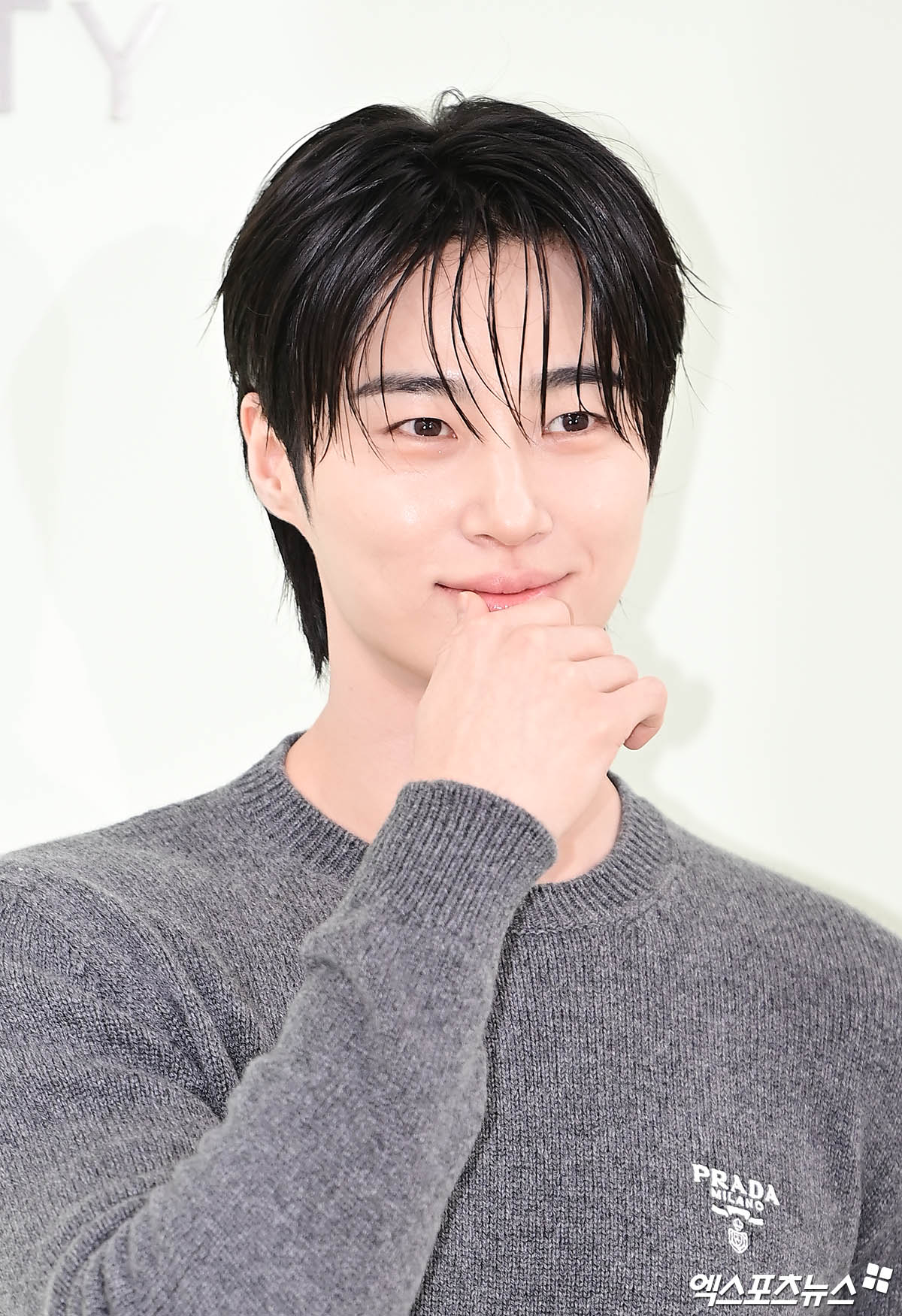 시선 사로잡는 촉촉 입술