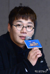 '윤후 父' 윤민수, 전처와 한집살이→별거 생중계…'위장이혼' 해명까지 [엑's 이슈]