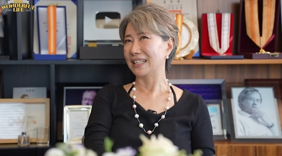 입양 사실을 밝힌 송옥순. 사진=유튜브 채널 '송승환의 원더풀 라이프'