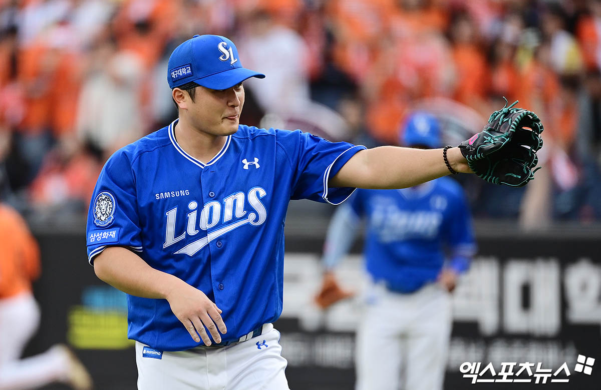 삼성 라이온즈 우완 최원태가 19일 대전 한화생명 볼파크에서 열린 한화 이글스와의 2025 신한 SOL Bank KBO 포스트시즌 플레이오프(5전 3선승제, 한화 1승) 2차전에 선발등판, 7이닝 4피안타 1피홈런 2볼넷 4탈삼진 1실점을 기록했다. 사진 김한준·박지영 기자