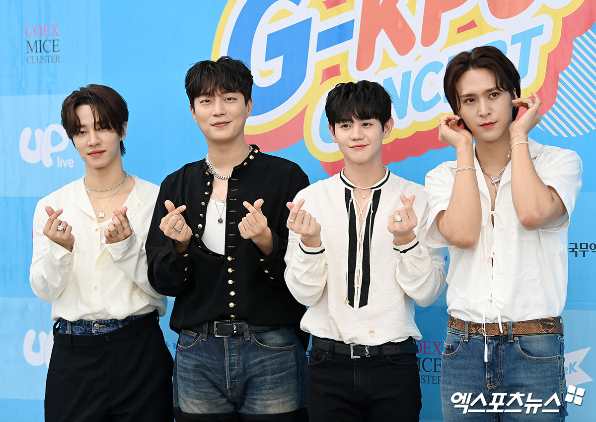 하이라이트 단체 사진