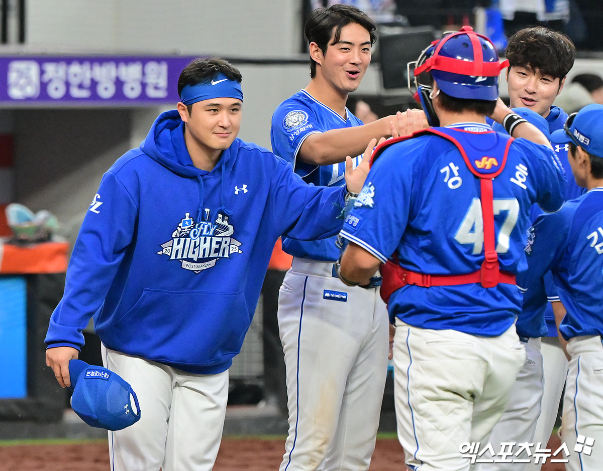 삼성 라이온즈 우완 최원태가 19일 대전 한화생명 볼파크에서 열린 한화와의 2025 신한 SOL Bank KBO 포스트시즌 플레이오프(5전 3선승제, 한화 1승) 2차전에 선발등판, 7이닝 1실점 호투로 데일리 MVP에 선정됐다. 사진 김한준, 박지영 기자