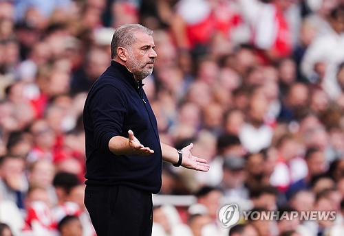 프리미어리그 역대 최단 기간 경질이라는 불명예 기록을 쓴 안지 포스테코글루가 스코틀랜드 명문 셀틱으로 복귀할 수 있다는 소문이 나오고 있다. 포스테코글루가 셀틱으로 복귀한다면 한국 국가대표 윙어 양현준에게 어떤 영향을 미치게 될지 지켜봐야 할 것으로 보인다. 연합뉴스