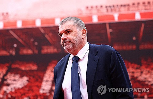 프리미어리그 역대 최단 기간 경질이라는 불명예 기록을 쓴 안지 포스테코글루가 스코틀랜드 명문 셀틱으로 복귀할 수 있다는 소문이 나오고 있다. 포스테코글루가 셀틱으로 복귀한다면 한국 국가대표 윙어 양현준에게 어떤 영향을 미치게 될지 지켜봐야 할 것으로 보인다. 연합뉴스