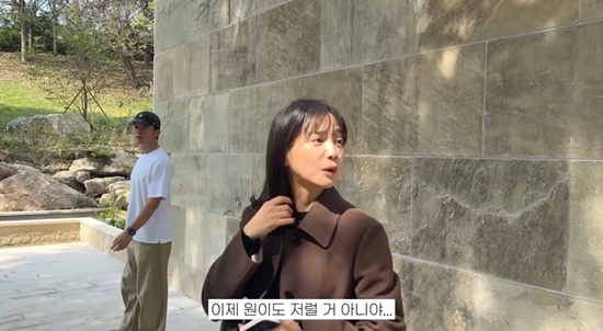 김무열과 미술관을 찾은 윤승아. 사진=유튜브 채널 '승아로운'