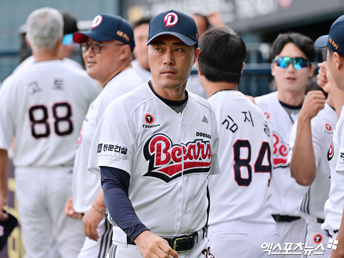 2025시즌 5월부터 페넌트레이스 종료까지 두산 베어스를 이끌었던 조성환 감독 대행. 사진 엑스포츠뉴스 DB
