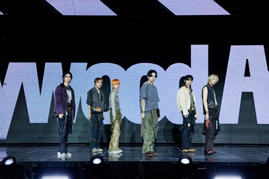 보이넥스트도어 