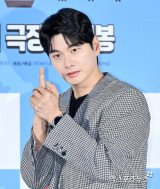'19금 루머' 이이경 영상 인증도…A씨, 새벽에 3개 질문 '쏙' 골라 답변했다 [엑's 이슈]