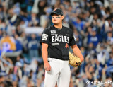 김경문 감독, 김서현 너무 믿었나? 위기 상황 투입→또 결정적 홈런포 얻어맞았다…4:1 리드→4:4 동점 허용 [PO4]