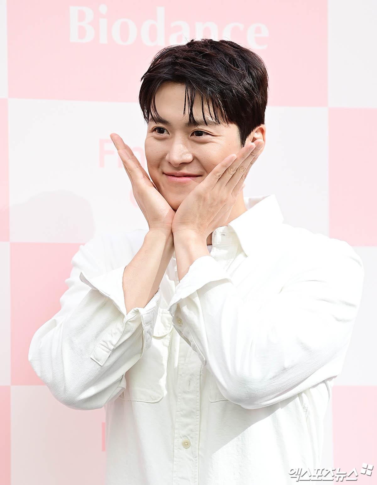 공명, 도영 따라잡기 꽃받침