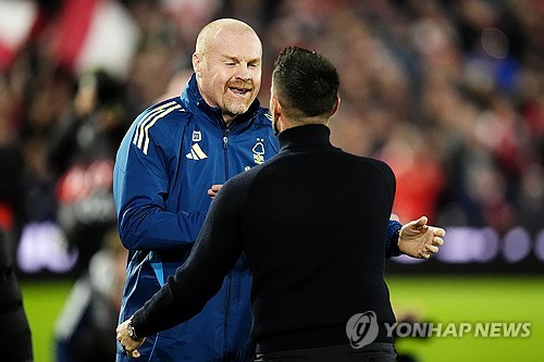 안지 포스테코글루를 경질한 노팅엄 포레스트가 션 다이치 감독 체제에서 감격적인 승리를 거뒀다. 노팅엄 포레스트는 24일(한국시간) 영국 노팅엄에 위치한 시티 그라운드에서 열린 FC포르투와의 2025-2026시즌 유럽축구연맹(UEFA) 유로파리그 리그 페이즈 3차전서 2-0으로 승리했다. 연합뉴스