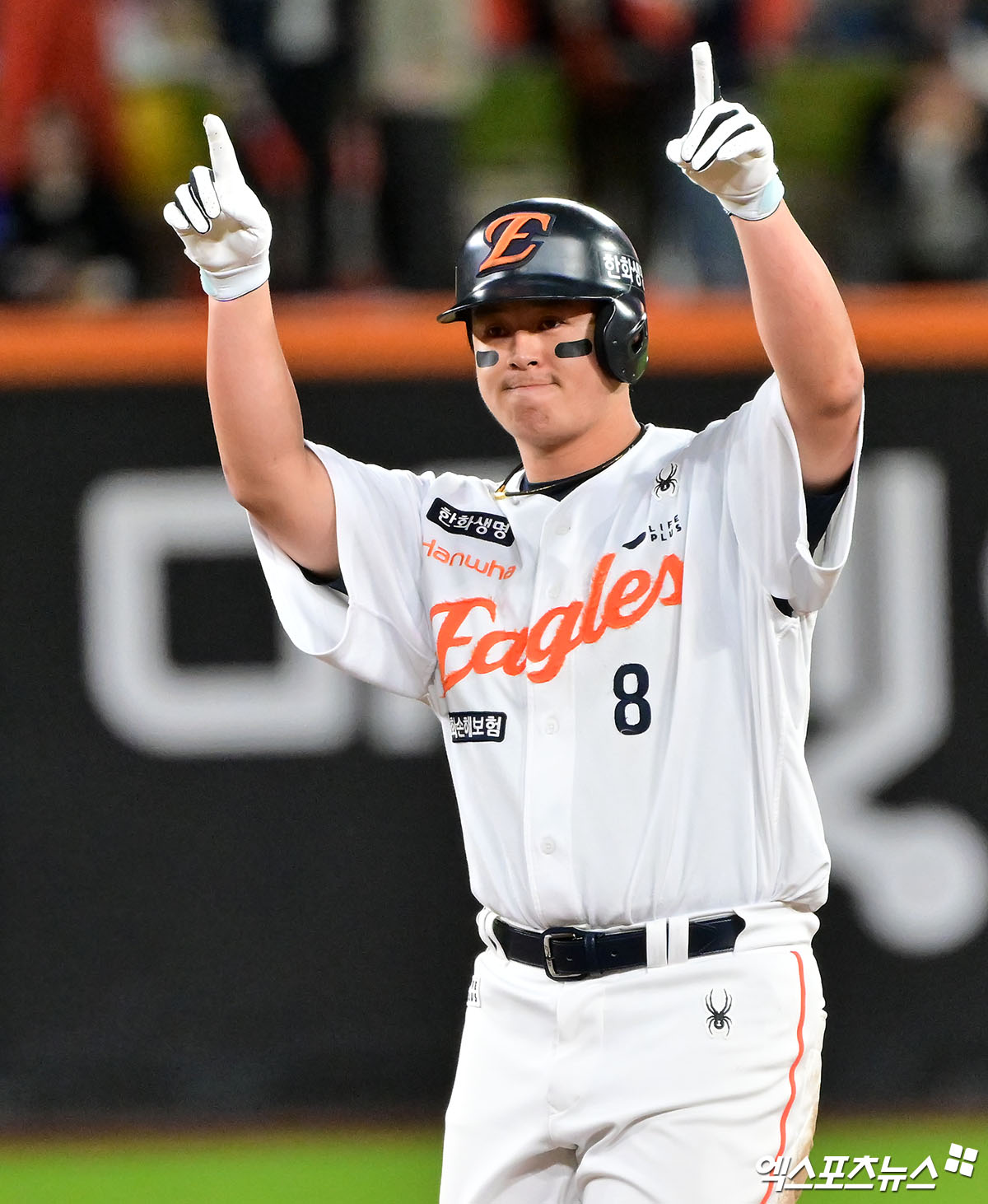 한화 이글스 4번타자 노시환이 24일 대전 한화생명 볼파크에서 열린 삼성 라이온즈와의 2025 신한 SOL Bank KBO 포스트시즌 플레이오프(5전 3승제) 5차전에서 3안타를 기록, 팀 한국시리즈 진출을 이끌었다. 사진 김한준기자