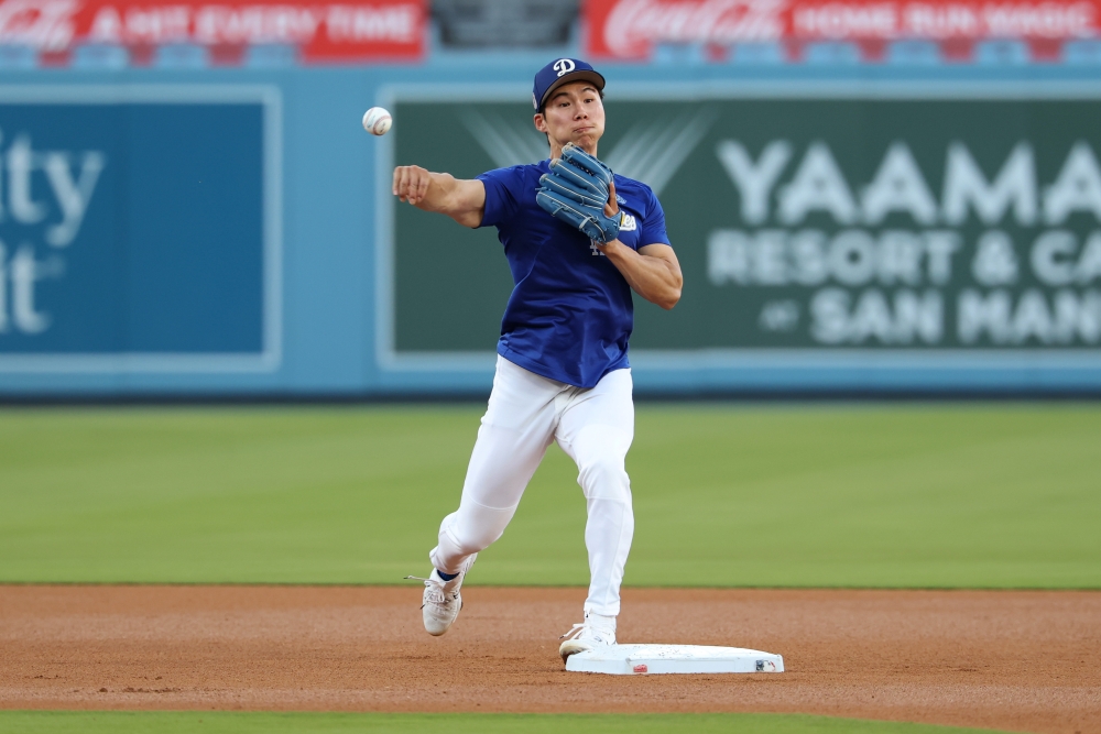 LA 다저스가 25일 캐나다 온타리오주 토론토의 로저스센터에서 열리는 2025 미국 메이저리그 월드시리즈 1차전을 앞두고 월드시리즈 26인 로스터를 확정했다. 김혜성은 와일드카드, 디비전시리즈, 챔피언십시리즈에 이어 월드시리즈 엔트리에도 이름을 올렸다. EPA 연합뉴스