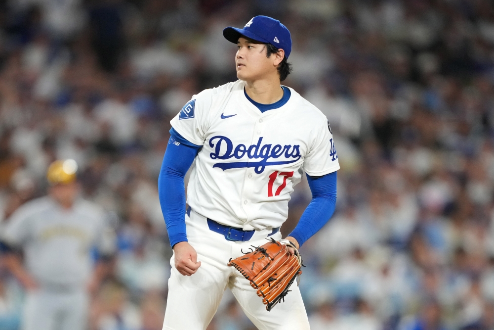데이브 로버츠 LA 다저스 감독이 26일 캐나다 온타리오주 토론토의 로저스센터에서 열린 2025 미국 메이저리그(MLB) 토론토 블루제이스와의 월드시리즈(WS) 2차전을 앞두고 28~29일 진행되는 WS 3~4차전 선발투수를 공개했다. 오타니 쇼헤이는 4차전 선발투수로 나선다. Imagn Images 연합뉴스