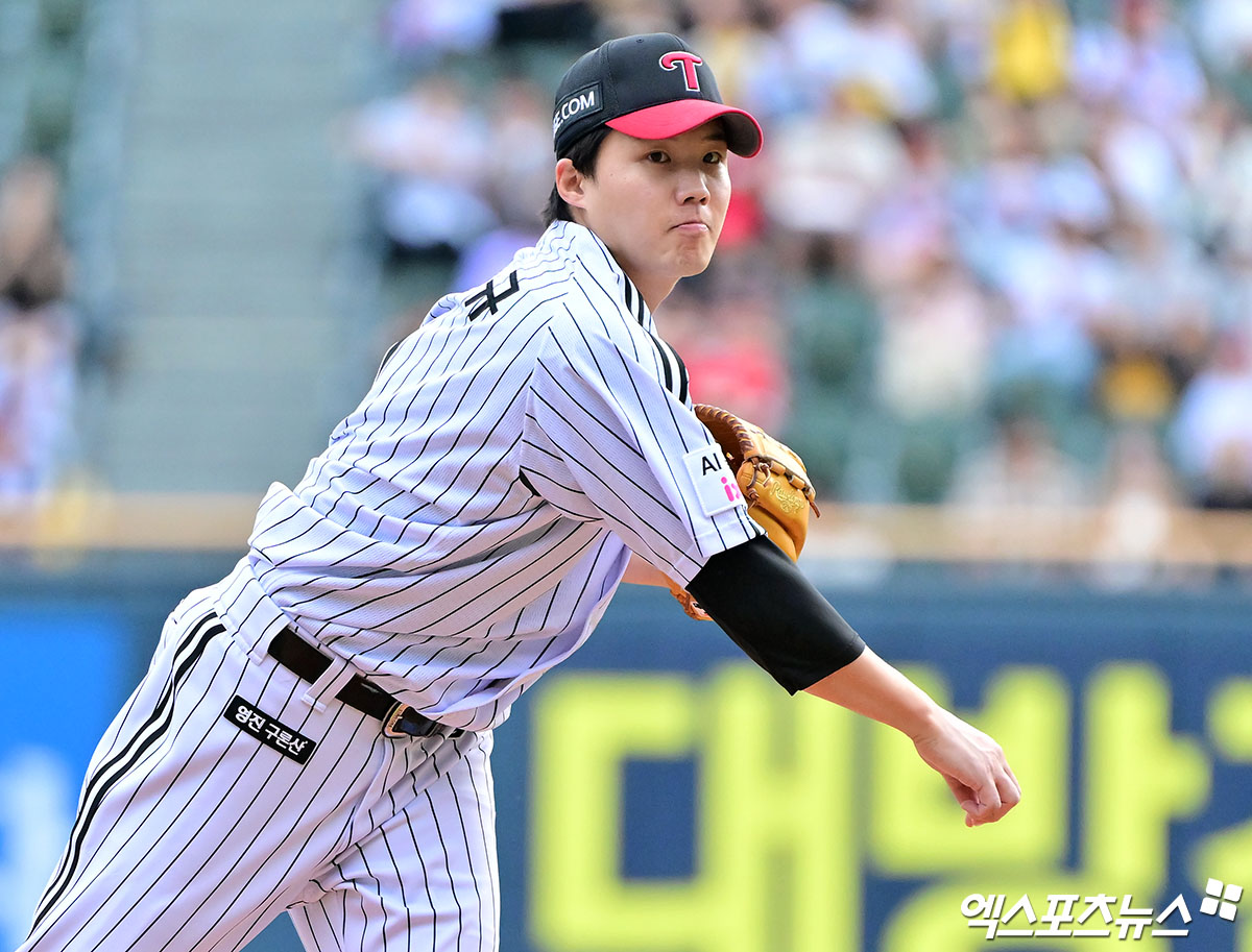 한화 이글스와 LG 트윈스는 27일 서울 잠실구장에서 2025 신한 SOL Bank KBO리그 포스트시즌 한국시리즈 2차전을 치른다. 1차전은 LG가 8-2로 잡은 가운데, 2차전 선발로 한화 류현진, LG 임찬규가 예고됐다. 엑스포츠뉴스DB