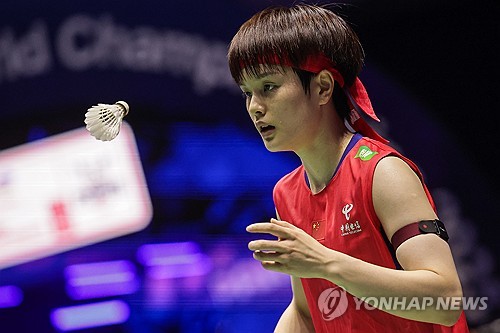 중국 배드민턴 팬들이 안세영(삼성생명·세계 1위)과 왕즈이(중국·세계 2위) 간의 맞대결을 보고 경악했다. 세계 1위와 2위 간의 맞대결이자 대회 결승전임에도 안세영이 일방적인 경기를 펼치자 충격을 받았다. 연합뉴스