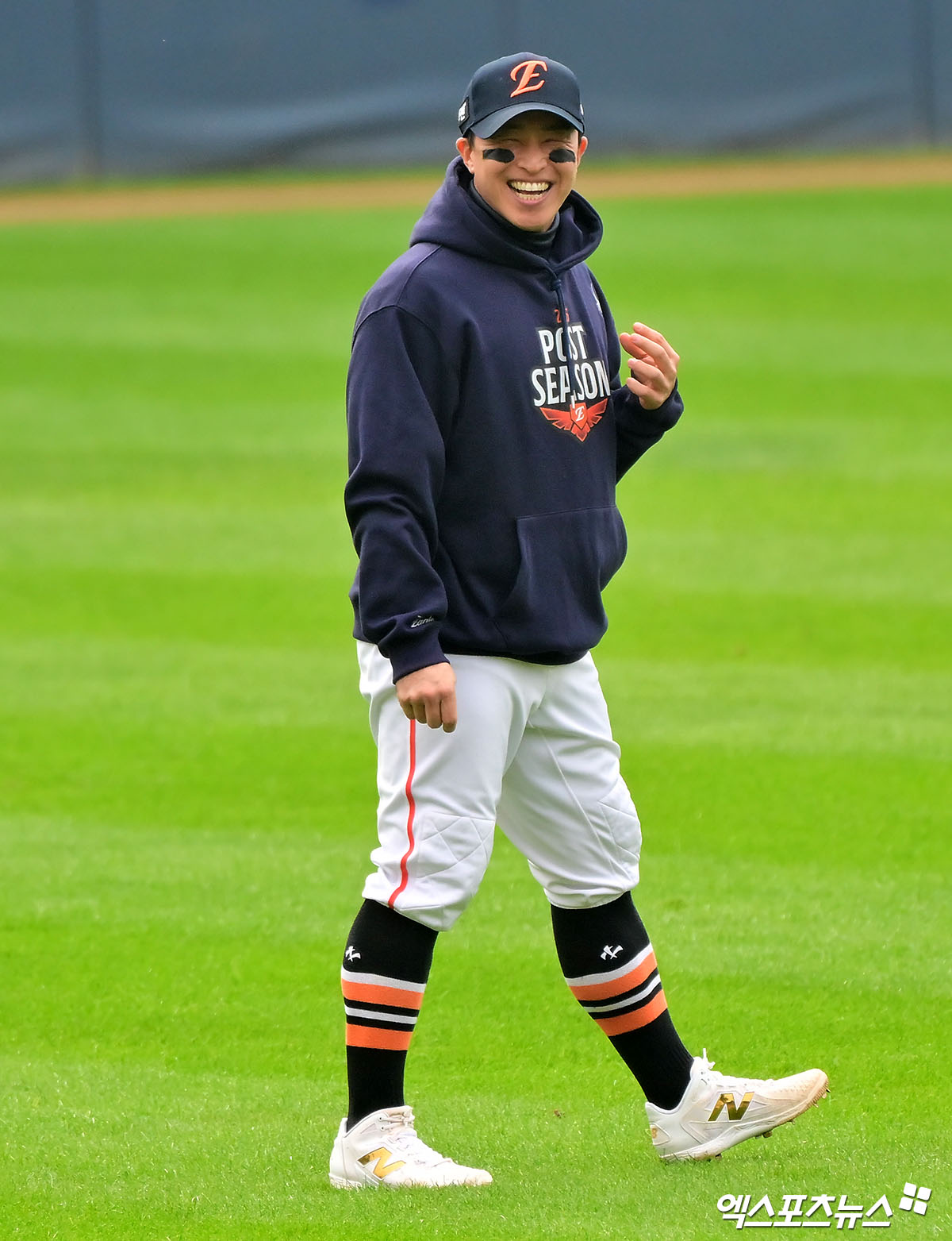 프로 데뷔 후 처음으로 한국시리즈 무대를 밟은 한화 이글스 베테랑 타자 손아섭. 사진 엑스포츠뉴스 DB