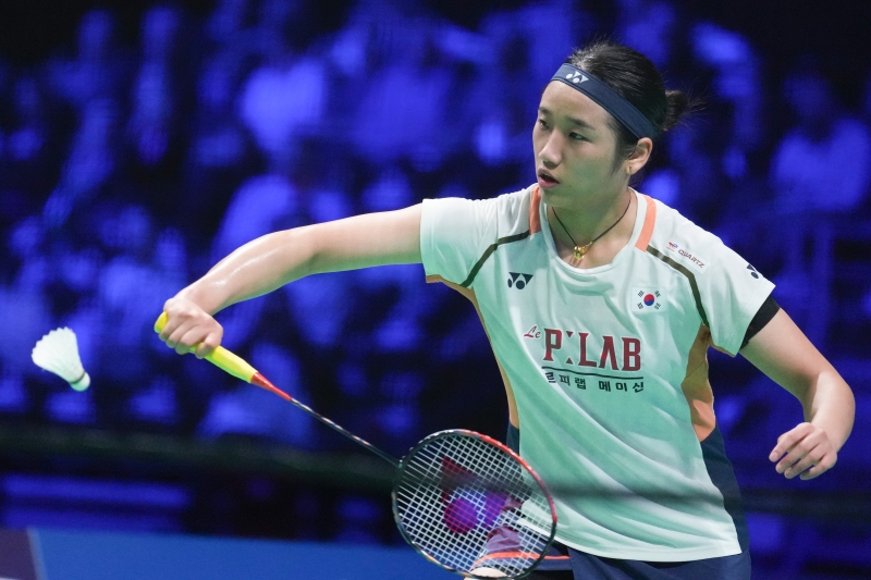 안세영은 26일(한국시간) 프랑스 서부에 있는 세송 세비녜에서 열린 세계배드민턴연맹(BWF) 월드 투어 프랑스 오픈(슈퍼 750) 결승에서 세계 랭킹 2위 왕즈위(중국)를 2-0(21-13 21-7)으로 가볍게 제압하고 우승을 차지했다. 연합뉴스