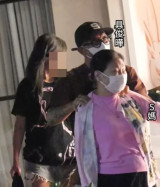 구준엽, 야윈 근황…故서희원 母 어깨 주무르는 사위 [엑's 이슈]