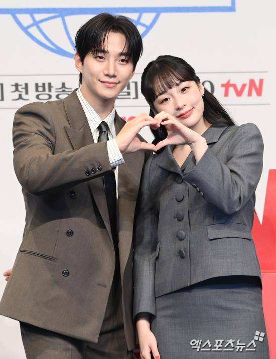 엑스포츠뉴스DB. '태풍상사' 제작발표회 이준호, 김민하