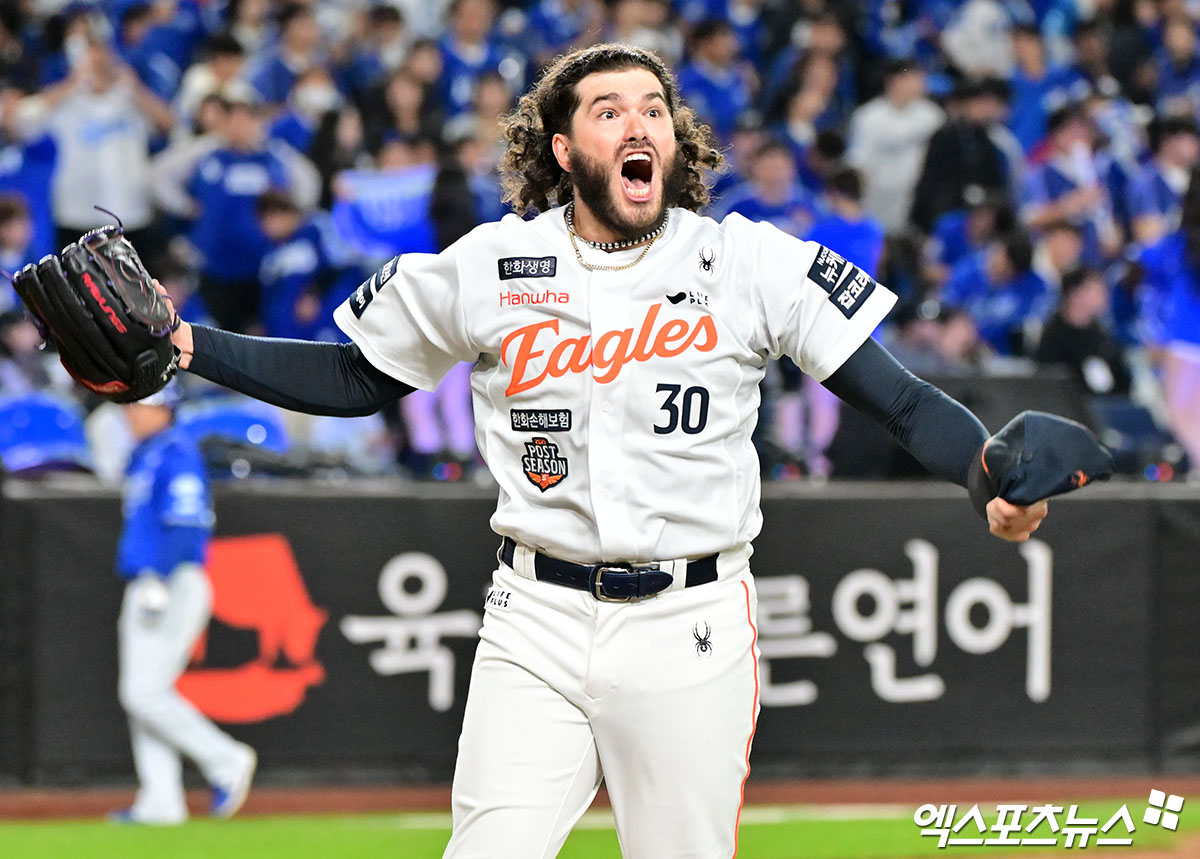 한화 이글스 투수 코디 폰세가 오는 29일 대전 한화생명 볼파크에서 열리는 2025 신한 SOL Bank KBO 포스트시즌 한국시리즈(7전 4선승제, LG 2승) 3차전에 선발투수로 나선다. 사진 엑스포츠뉴스 DB