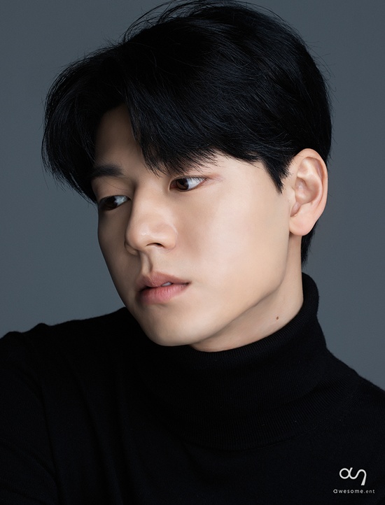 어썸이엔티 제공, 배현성