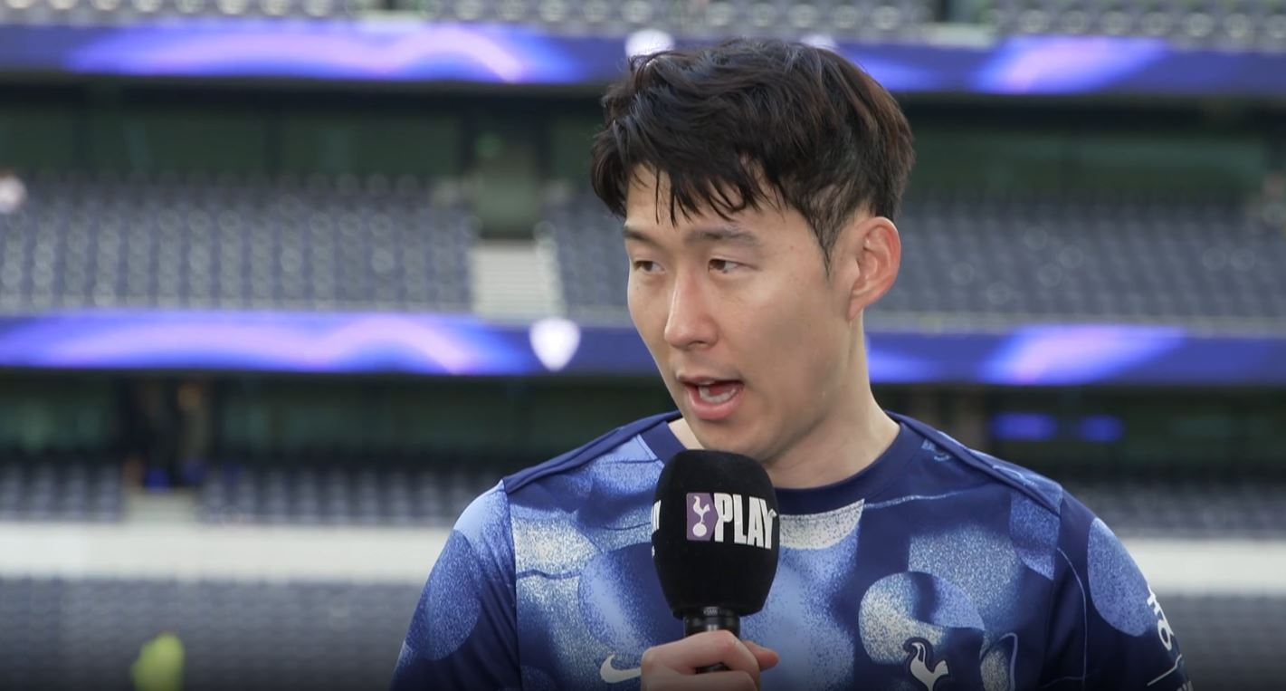 잉글리시 프리미어리그 토트넘 홋스퍼가 겨울에 손흥민(LAFC)을 절대 다시 데려와선 안 된다는 주장이 등장했다. 불과 3개월 전에 퇴단한 선수를 다시 데려오는 것은 난센스라는 얘기다. 영국 매체 'TBR 풋볼'은 28일 '토트넘 입장에서 손흥민을 다시 데려오고 싶은 유혹이 크겠지만, 이는 잘못된 선택일 것'이라고 강조했다. 매체는 이어 '토트넘이 1월에 손흥민을 임대 영입하는 것이 모두에게 윈윈(win-win)이라고 생각한다. 마음이 아닌 머리로 생각하면 좋은 아이디어가 아니라는 것을 깨닫게 된다'고 했다. 토트넘 홋스퍼