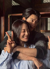 너무 밀착했나…강태오, 김세정 백허그 사진 돌연 삭제