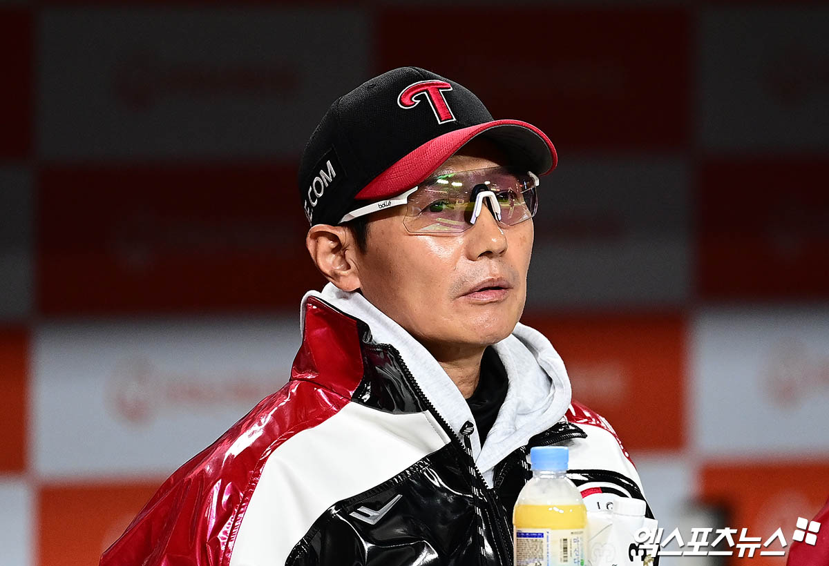 염경엽 감독이 이끄는 LG 트윈스가 31일 대전 한화생명 볼파크에서 열린 2025 신한 SOL Bank KBO 한국시리즈(7전 4선승제, LG 3승1패) 5차전에서 승리, 우승을 차지했다. 사진 김한준, 박지영 기자