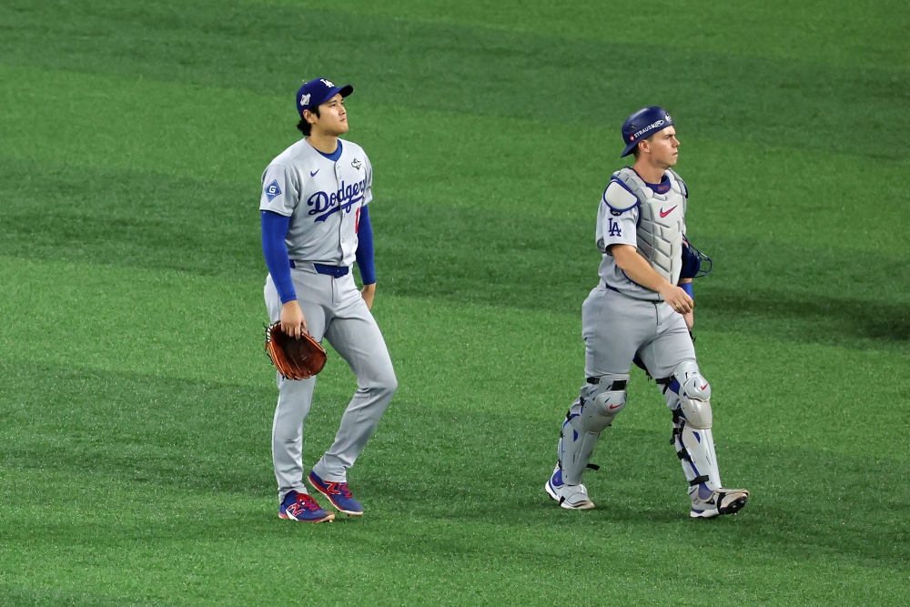 LA 다저스 오타니 쇼헤이가 2일(한국시간) 캐나다 온타리오주 토론토의 로저스센터에서 열린 2025 미국 메이저리그(MLB) 포스트시즌 토론토 블루제이스와의 월드시리즈(WS) 7차전에 선발 등판해 2⅓이닝 5피안타(1피홈런) 2볼넷 3탈삼진 3실점을 기록했다. 최고구속은 최고구속은 100.9마일(약 162km/h)로 측정됐다. AFP 연합뉴스