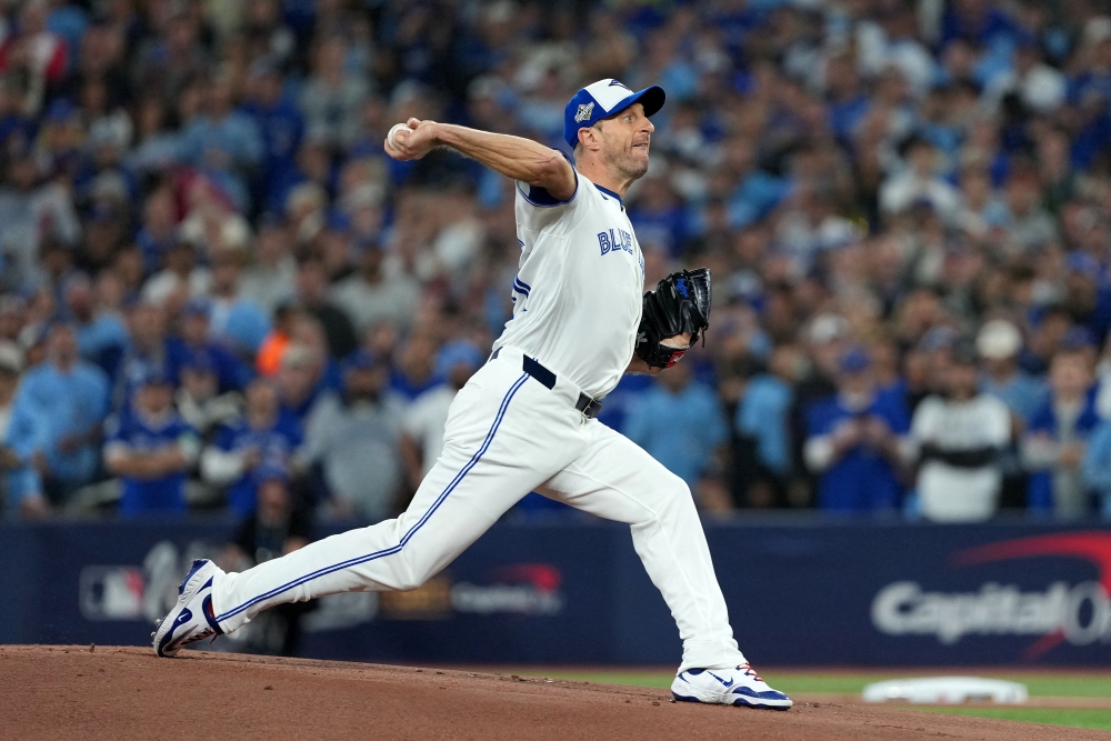 토론토 블루제이스 맥스 슈어저가 2일(한국시간) 캐나다 온타리오주 토론토의 로저스센터에서 열린 2025 미국 메이저리그(MLB) 포스트시즌 LA 다저스와의 월드시리즈(WS) 7차전에 선발 등판해 4⅓이닝 4피안타 1볼넷 3탈삼진 1실점을 기록했다. 최고구속은 (약 154km/h)로 측정됐다. Imagn Images 연합뉴스