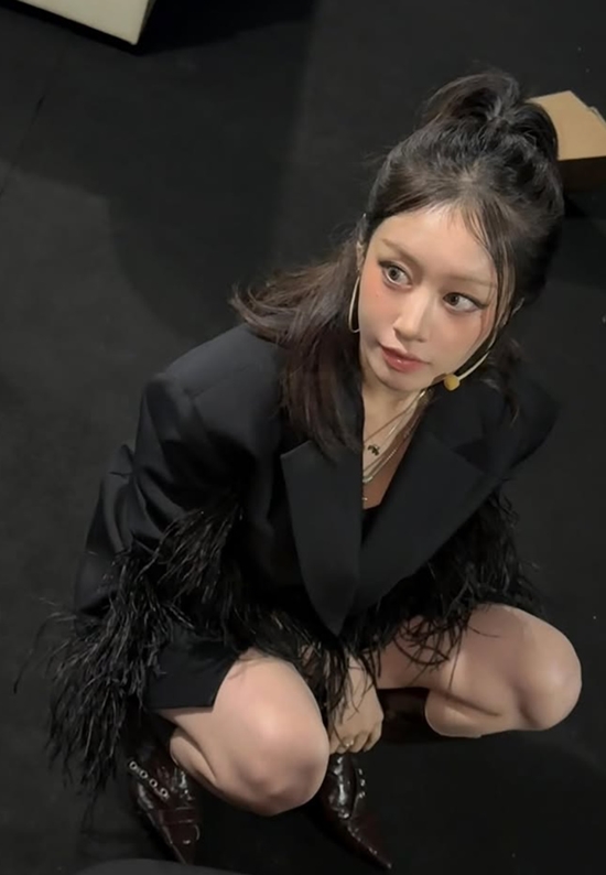 무대를 준비하는 지연. 사진=지연 계정