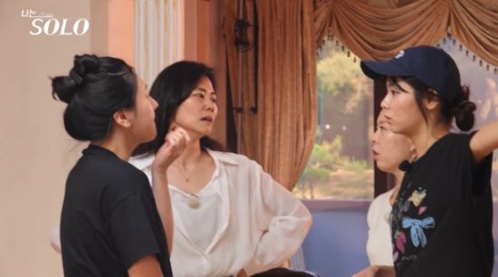 한 자리에 모인 28기 솔로녀들. 사진=SBS Plus, ENA '나는 SOLO'