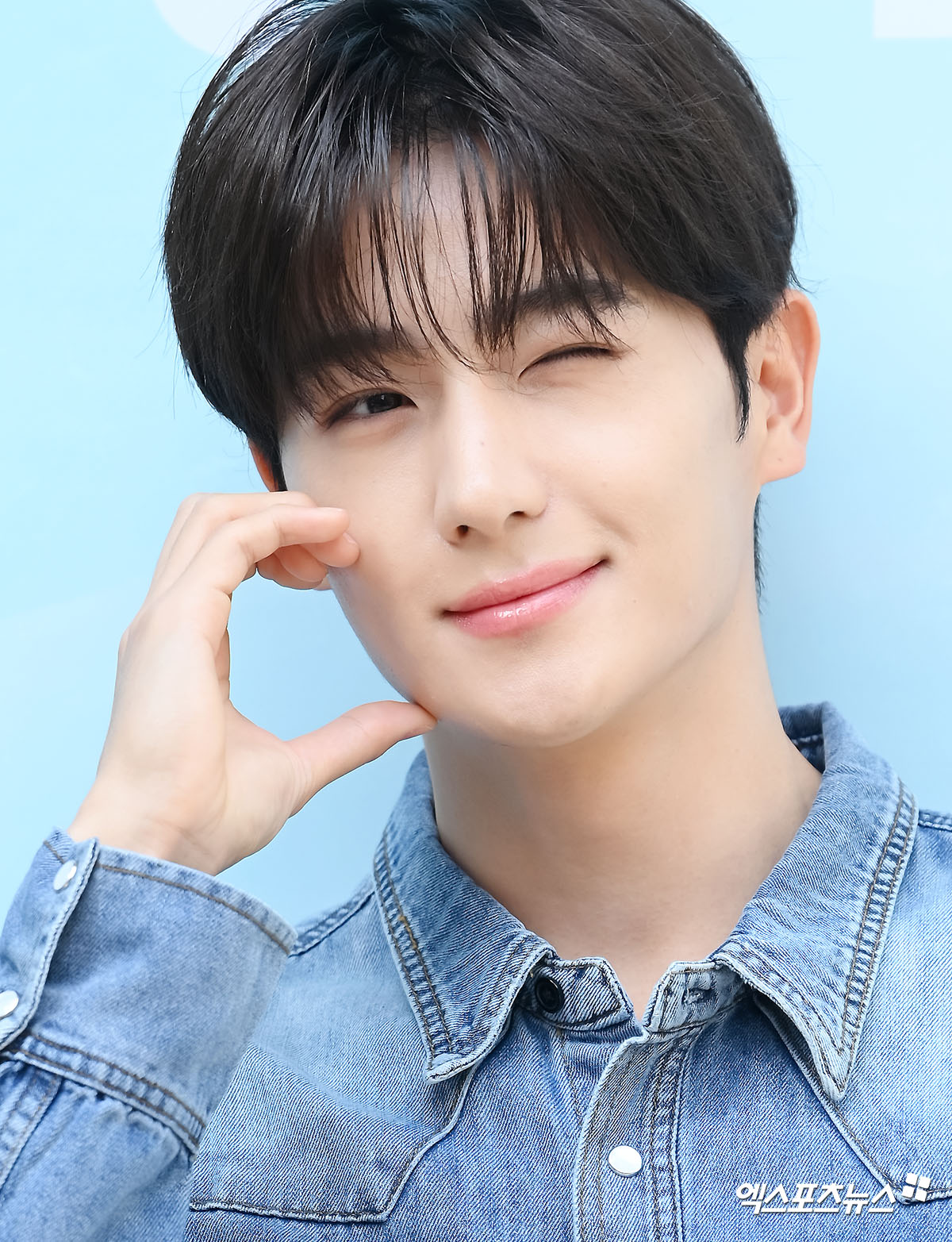 현재 '치명적인 윙크'