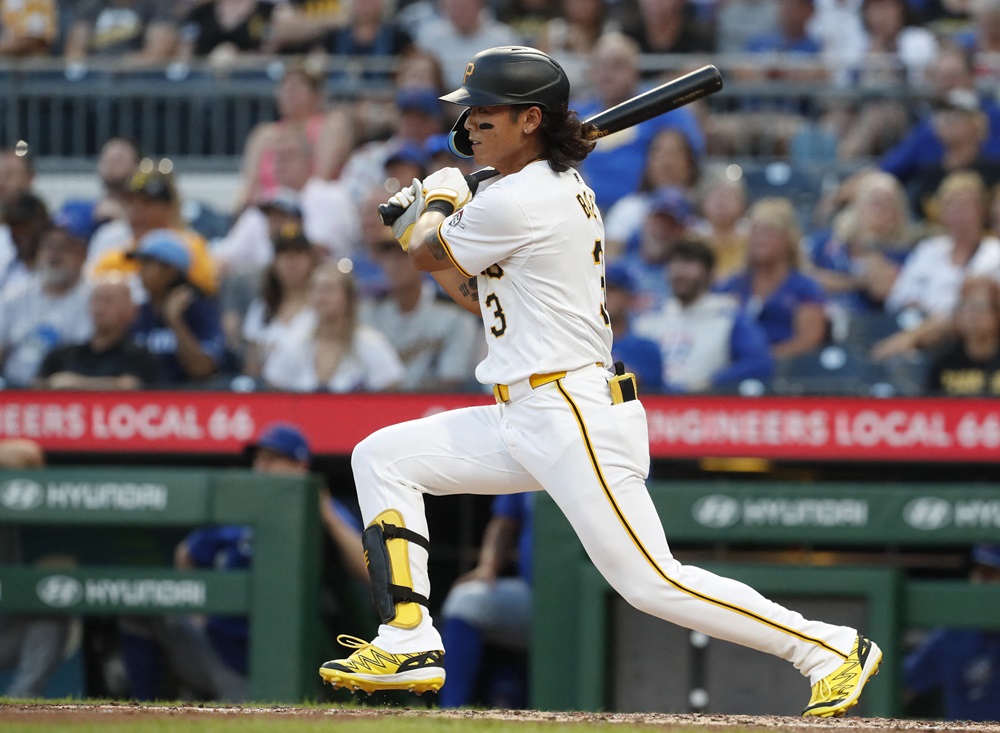 피츠버그 파이리츠에서 방출 통보를 받은 배지환이 '1조원의 사나이' 후안 소토와 같은 유니폼을 입는다. 메이저리그(MLB) 공식 홈페이지 MLB닷컴은 7일 '복수의 소식통에 따르면, 뉴욕 메츠가 외야진을 강화하기 위해 피츠버그로부터 배지환을 웨이버 클레임으로 영입했다. 배지환은 이번 영입으로 메츠의 40인 로스터에 합류하게 된다'고 알렸다. 메츠 구단은 아직 공식 발표를 하지 않은 상태다. 연합뉴스