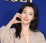 "전지현 분량 아쉬워"vs"편안한 분위기"…화제성만큼 잡음도 솔솔 [엑's 이슈] 