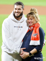 폰세, 드디어 아빠 됐다! 6일 대전서 득녀…ML행 논의 급물살 타나? '320억' 초대형 잭팟 예고