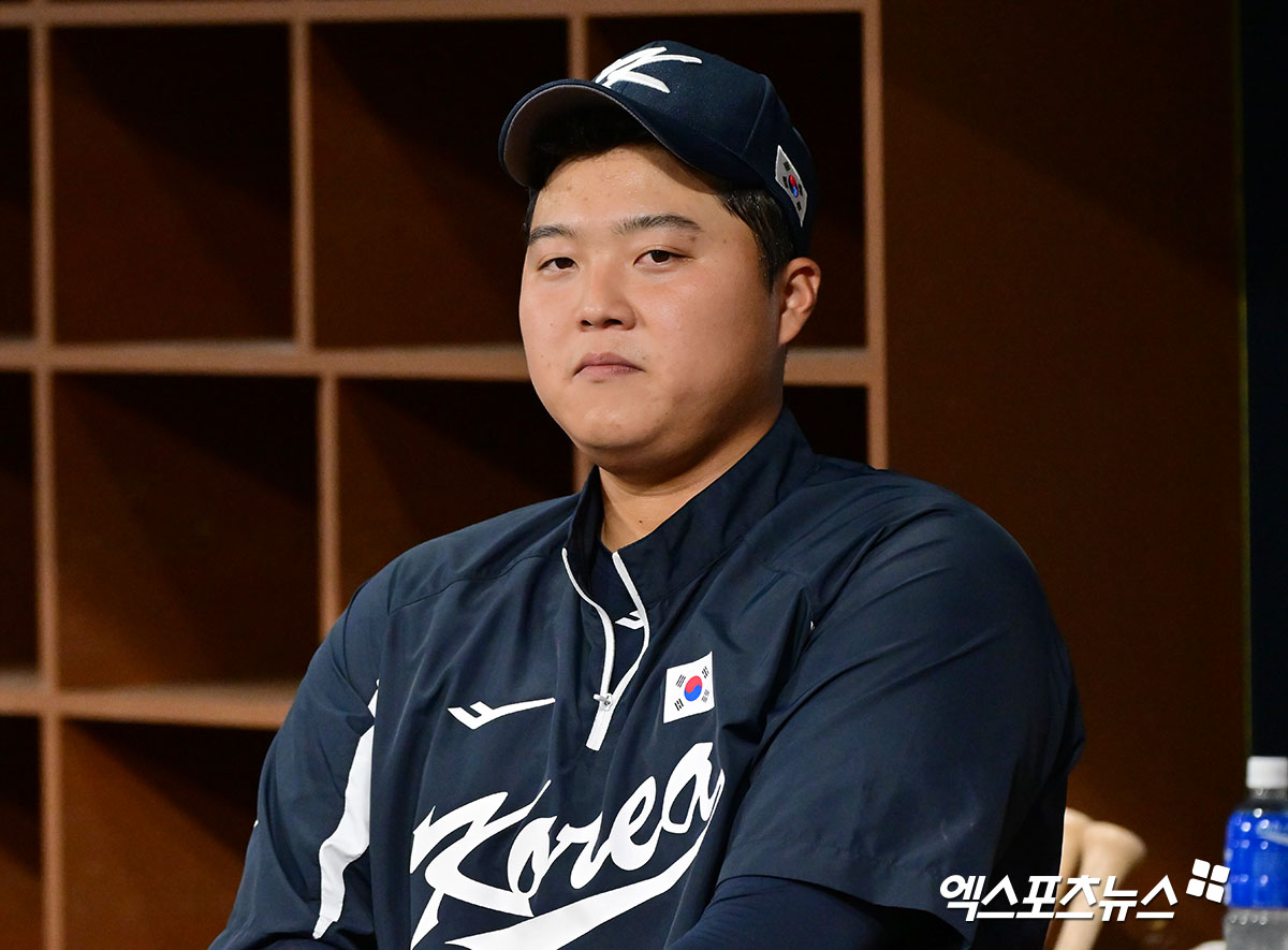 훈련 준비 중인 한동희